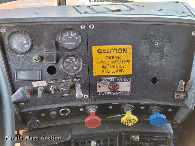 image for item DR3348 1988 Mack R690ST  dump truck