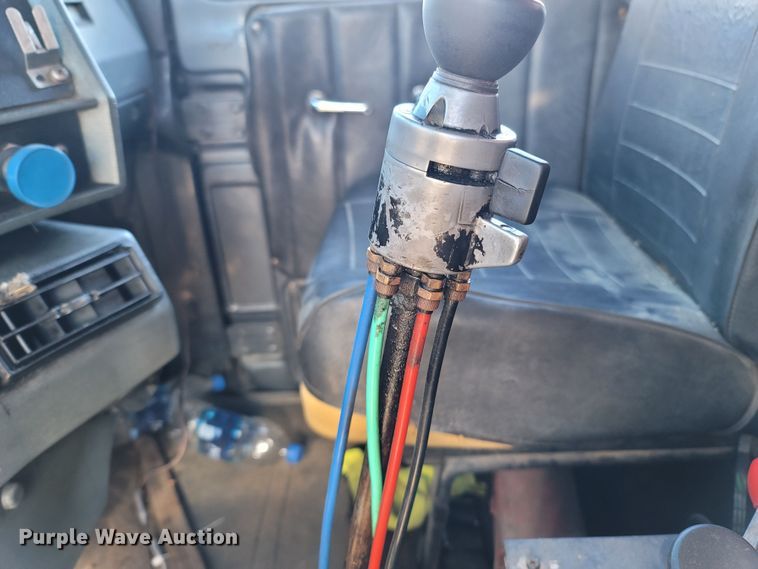 image for item DR3348 1988 Mack R690ST  dump truck