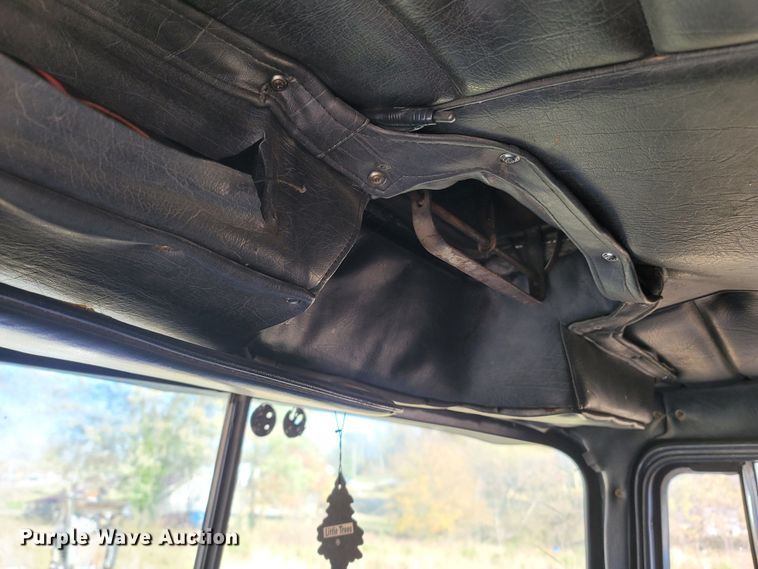 image for item DR3348 1988 Mack R690ST  dump truck