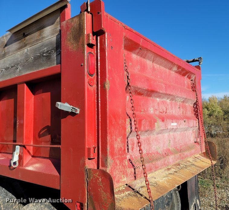 image for item DR3348 1988 Mack R690ST  dump truck