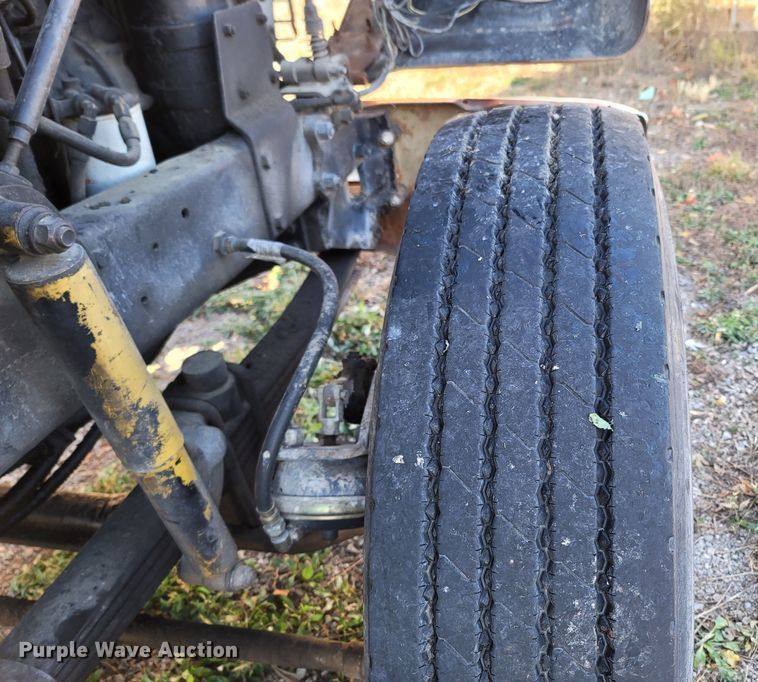 image for item DR3348 1988 Mack R690ST  dump truck