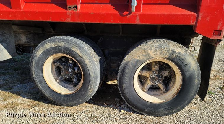 image for item DR3348 1988 Mack R690ST  dump truck