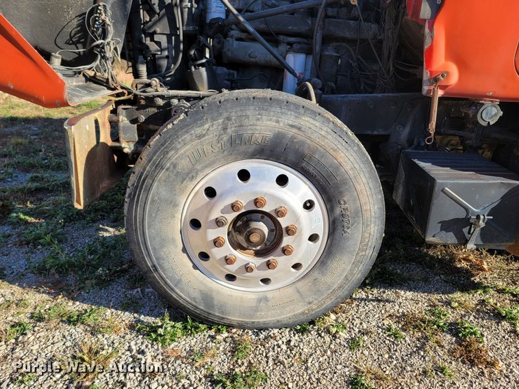 image for item DR3348 1988 Mack R690ST  dump truck