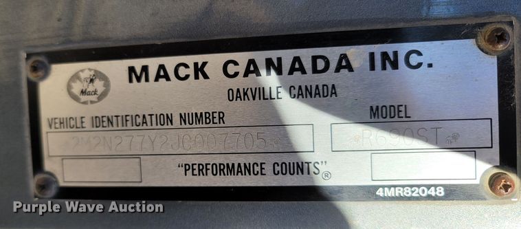 image for item DR3348 1988 Mack R690ST  dump truck