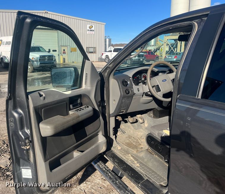 image for item DR7374 2006 Ford F150  SuperCrew pickup truck