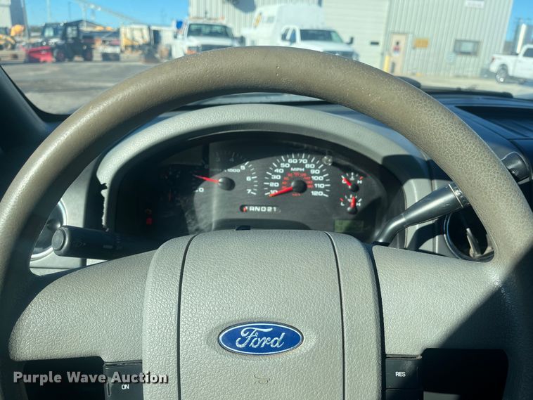 image for item DR7374 2006 Ford F150  SuperCrew pickup truck