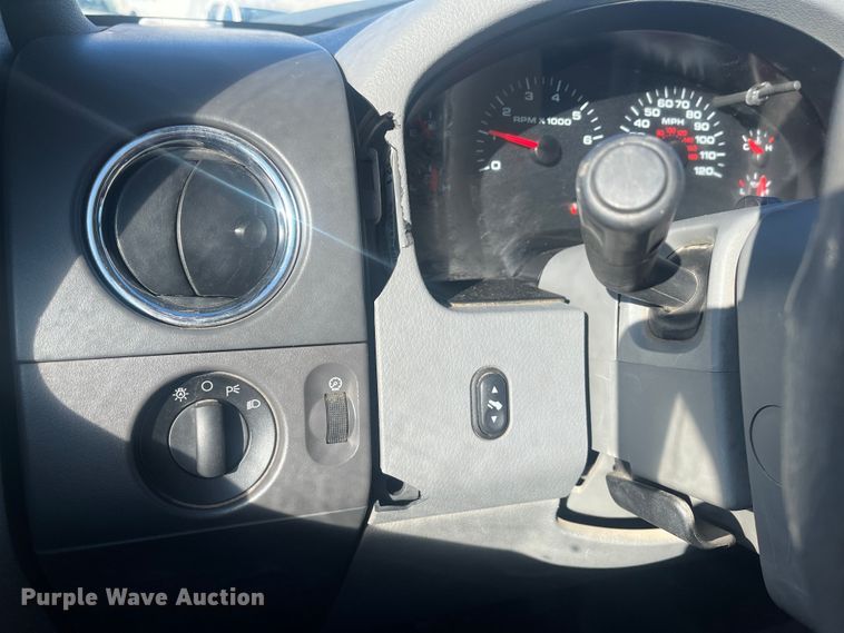 image for item DR7374 2006 Ford F150  SuperCrew pickup truck