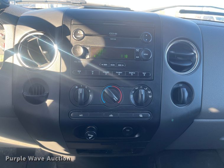 image for item DR7374 2006 Ford F150  SuperCrew pickup truck