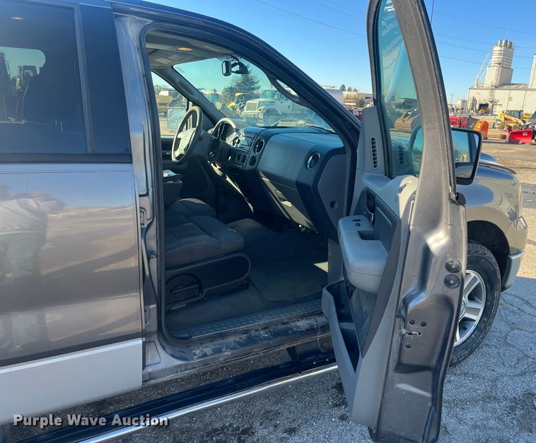 image for item DR7374 2006 Ford F150  SuperCrew pickup truck