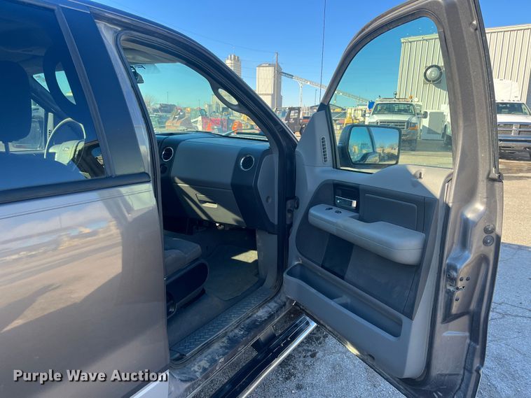 image for item DR7374 2006 Ford F150  SuperCrew pickup truck