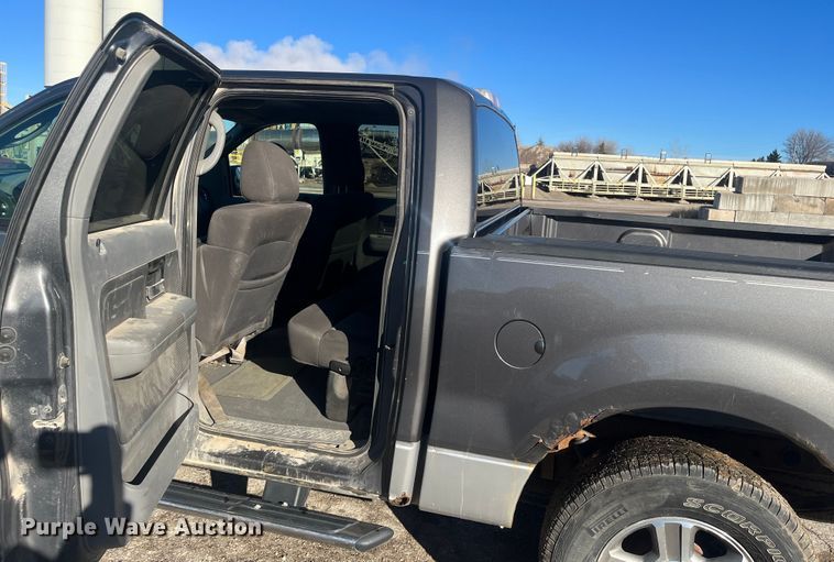 image for item DR7374 2006 Ford F150  SuperCrew pickup truck