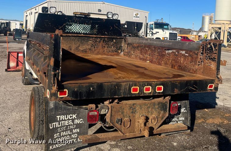 image for item DR7376 2004 Ford F550 Super Duty  dump flatbed truck