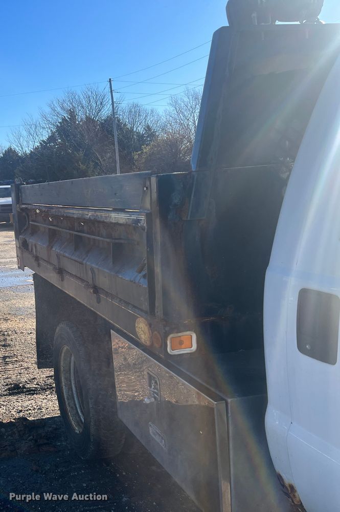 image for item DR7376 2004 Ford F550 Super Duty  dump flatbed truck