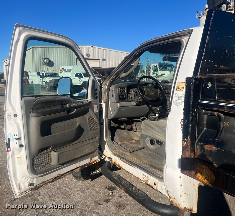 image for item DR7376 2004 Ford F550 Super Duty  dump flatbed truck