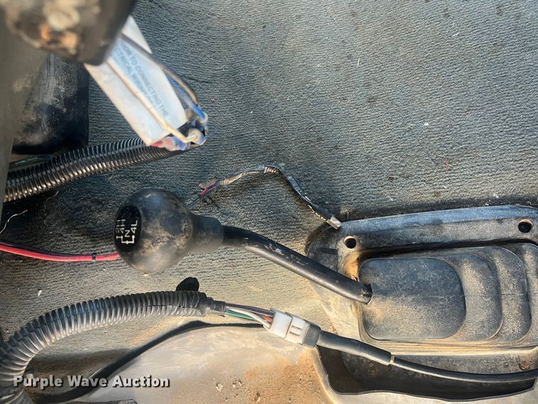 image for item DR7376 2004 Ford F550 Super Duty  dump flatbed truck