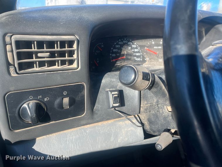 image for item DR7376 2004 Ford F550 Super Duty  dump flatbed truck