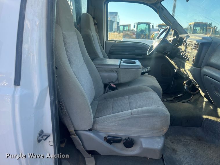 image for item DR7376 2004 Ford F550 Super Duty  dump flatbed truck