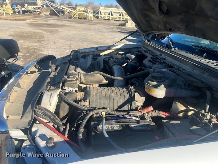 image for item DR7376 2004 Ford F550 Super Duty  dump flatbed truck