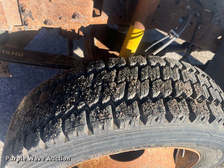 image for item DR7376 2004 Ford F550 Super Duty  dump flatbed truck