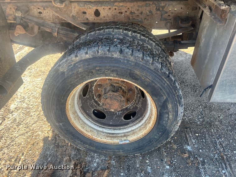 image for item DR7376 2004 Ford F550 Super Duty  dump flatbed truck