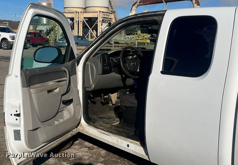 image for item DR7377 2012 Chevrolet Silverado 1500  Ext. Cab pickup truck