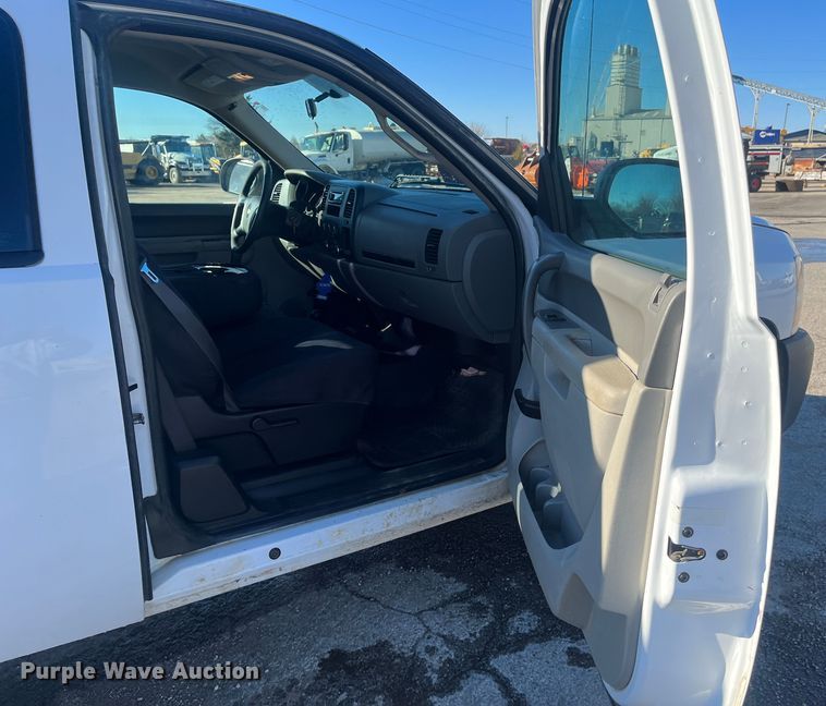 image for item DR7377 2012 Chevrolet Silverado 1500  Ext. Cab pickup truck