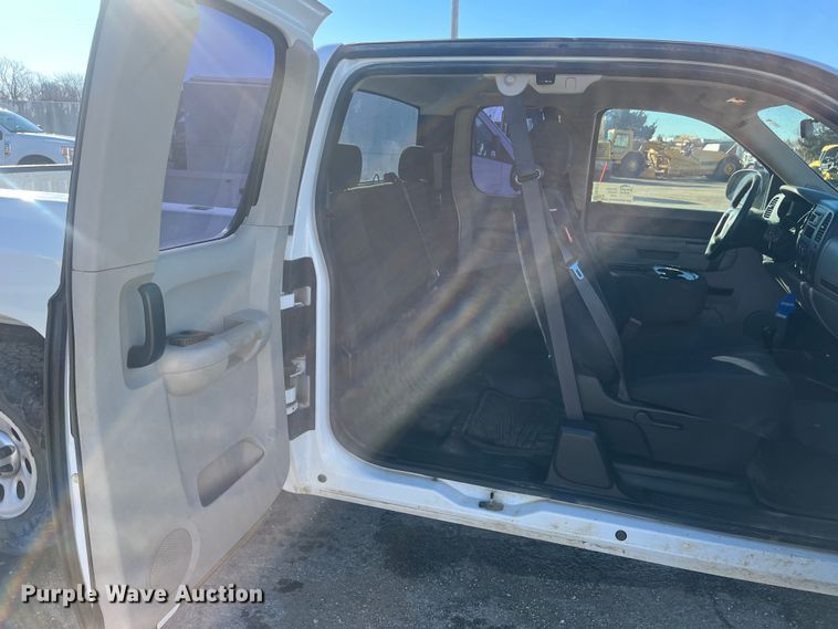 image for item DR7377 2012 Chevrolet Silverado 1500  Ext. Cab pickup truck