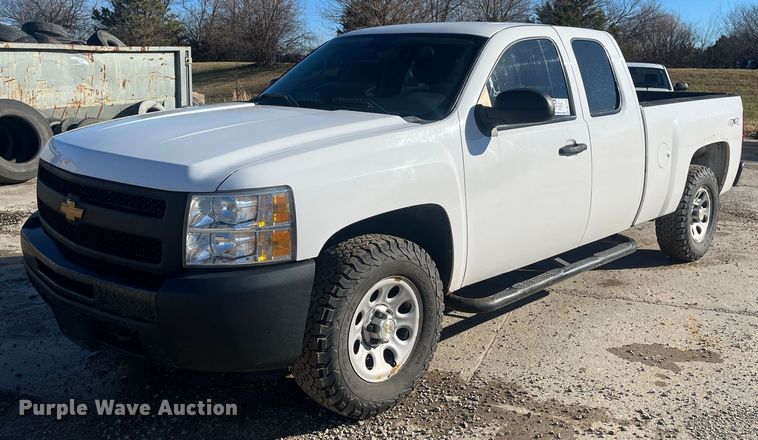 image for item DR7378 2013 Chevrolet Silverado 1500  Ext. Cab pickup truck