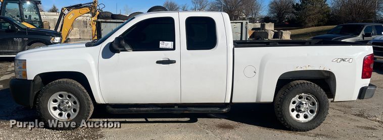 image for item DR7378 2013 Chevrolet Silverado 1500  Ext. Cab pickup truck