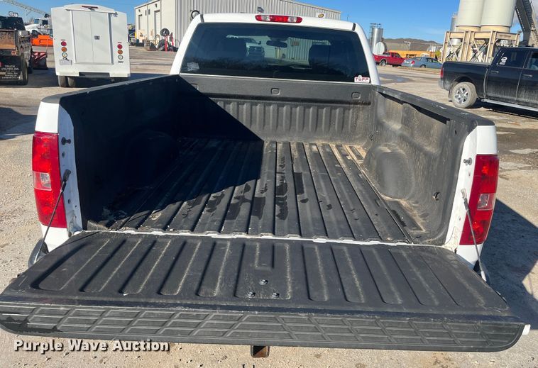 image for item DR7378 2013 Chevrolet Silverado 1500  Ext. Cab pickup truck