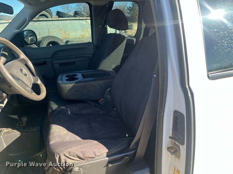 image for item DR7378 2013 Chevrolet Silverado 1500  Ext. Cab pickup truck