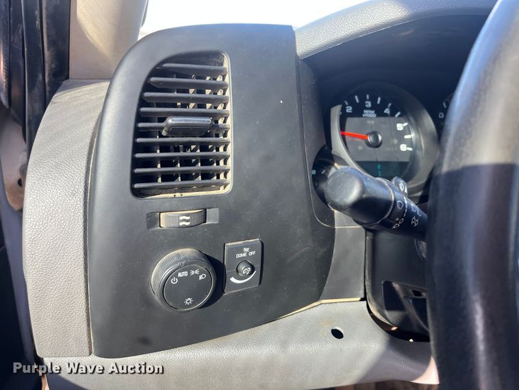 image for item DR7378 2013 Chevrolet Silverado 1500  Ext. Cab pickup truck