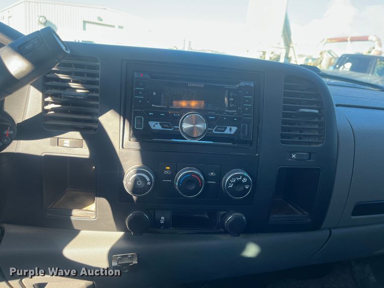 image for item DR7378 2013 Chevrolet Silverado 1500  Ext. Cab pickup truck