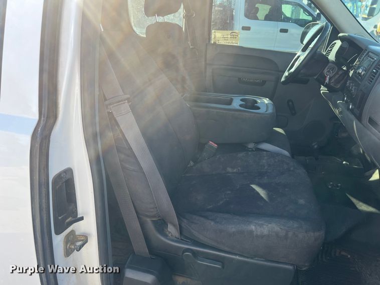 image for item DR7378 2013 Chevrolet Silverado 1500  Ext. Cab pickup truck