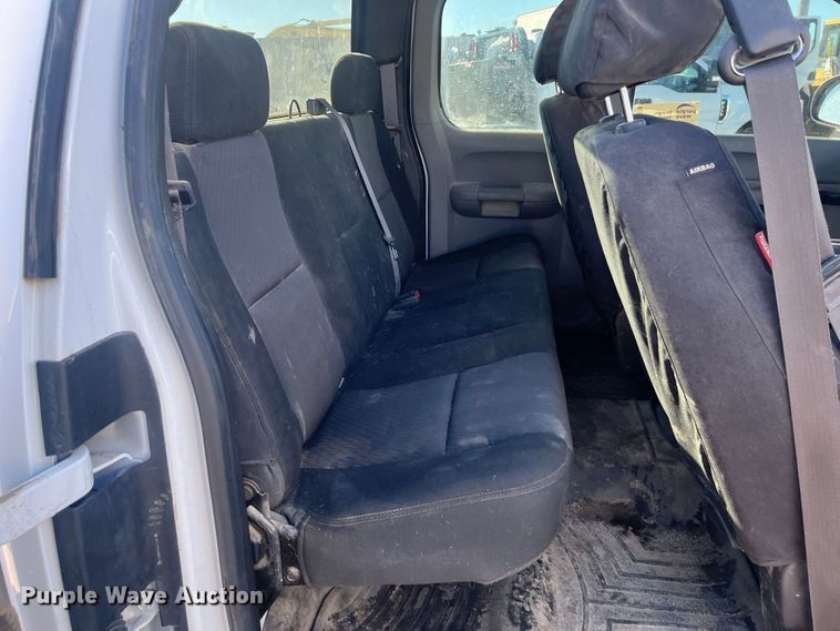 image for item DR7378 2013 Chevrolet Silverado 1500  Ext. Cab pickup truck