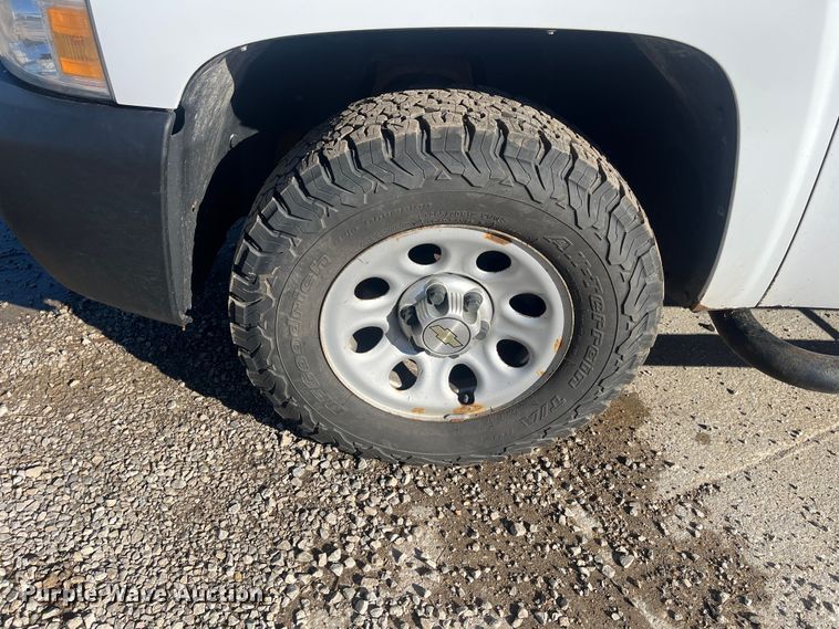 image for item DR7378 2013 Chevrolet Silverado 1500  Ext. Cab pickup truck