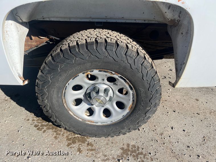 image for item DR7378 2013 Chevrolet Silverado 1500  Ext. Cab pickup truck