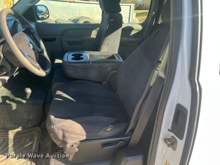 image for item DR7379 2013 Chevrolet Silverado 1500  Ext. Cab pickup truck