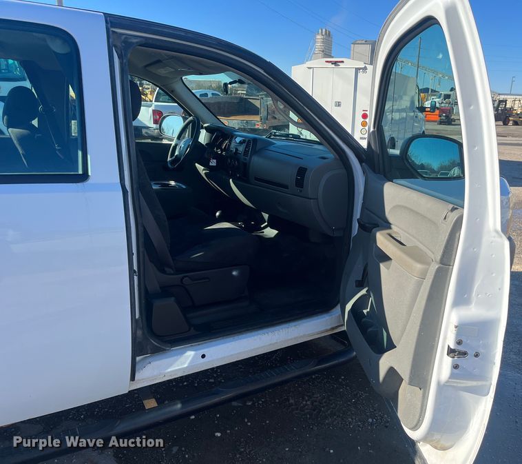 image for item DR7379 2013 Chevrolet Silverado 1500  Ext. Cab pickup truck