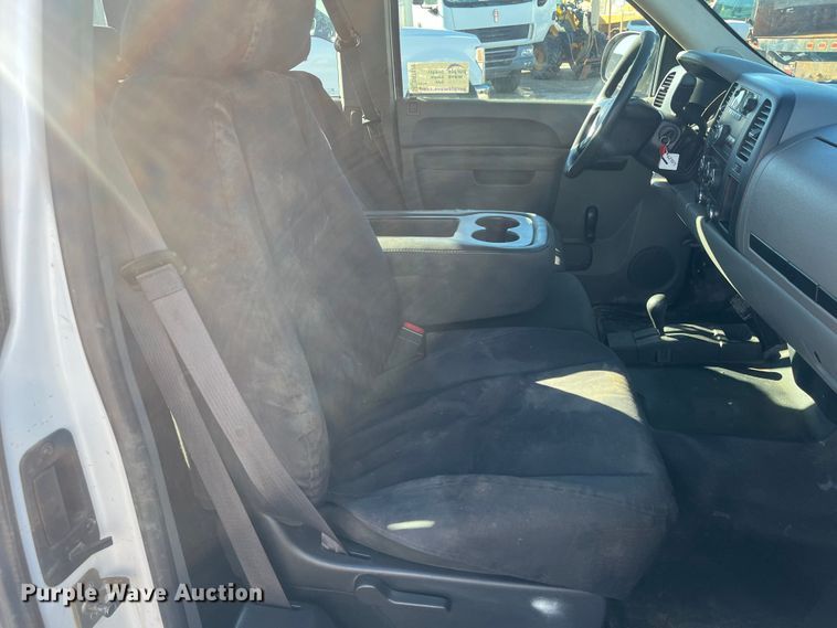 image for item DR7379 2013 Chevrolet Silverado 1500  Ext. Cab pickup truck