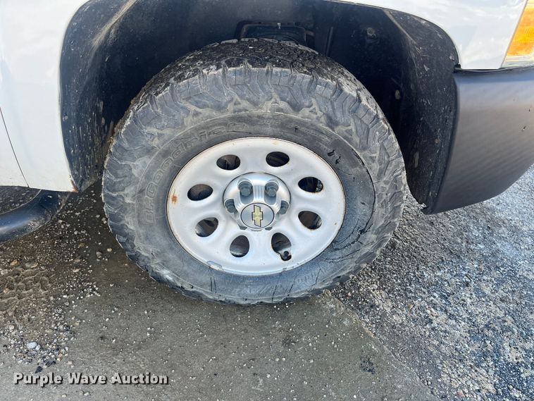 image for item DR7379 2013 Chevrolet Silverado 1500  Ext. Cab pickup truck