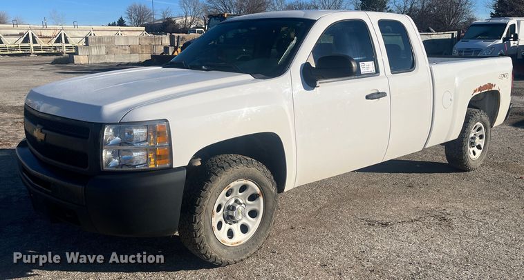 image for item DR7380 2013 Chevrolet Silverado 1500  Ext. Cab pickup truck