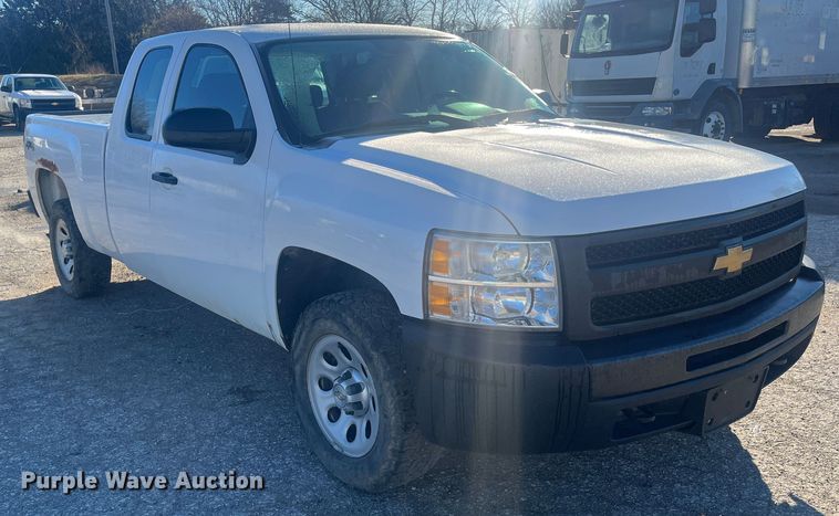 image for item DR7380 2013 Chevrolet Silverado 1500  Ext. Cab pickup truck