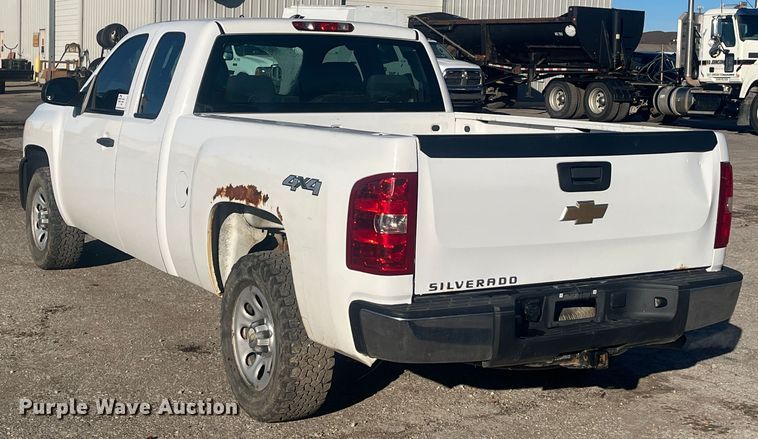 image for item DR7380 2013 Chevrolet Silverado 1500  Ext. Cab pickup truck