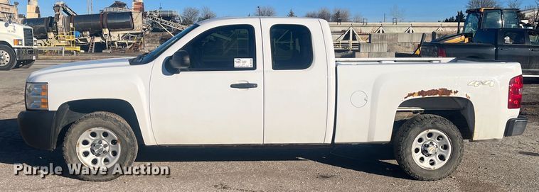 image for item DR7380 2013 Chevrolet Silverado 1500  Ext. Cab pickup truck