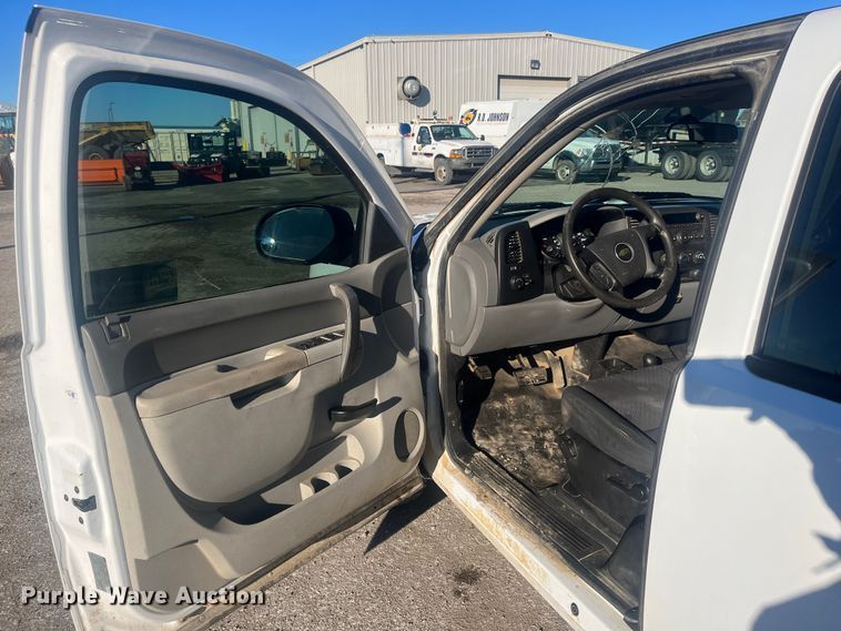 image for item DR7380 2013 Chevrolet Silverado 1500  Ext. Cab pickup truck