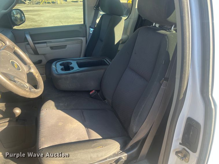 image for item DR7380 2013 Chevrolet Silverado 1500  Ext. Cab pickup truck