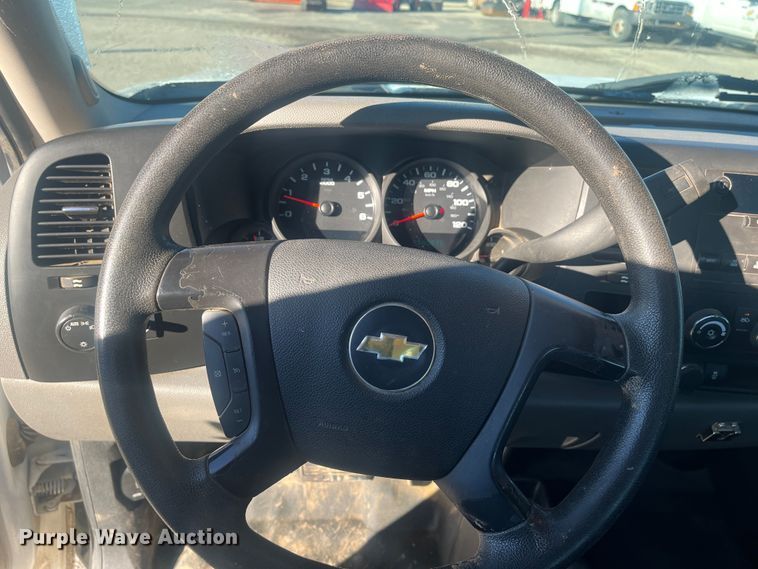 image for item DR7380 2013 Chevrolet Silverado 1500  Ext. Cab pickup truck