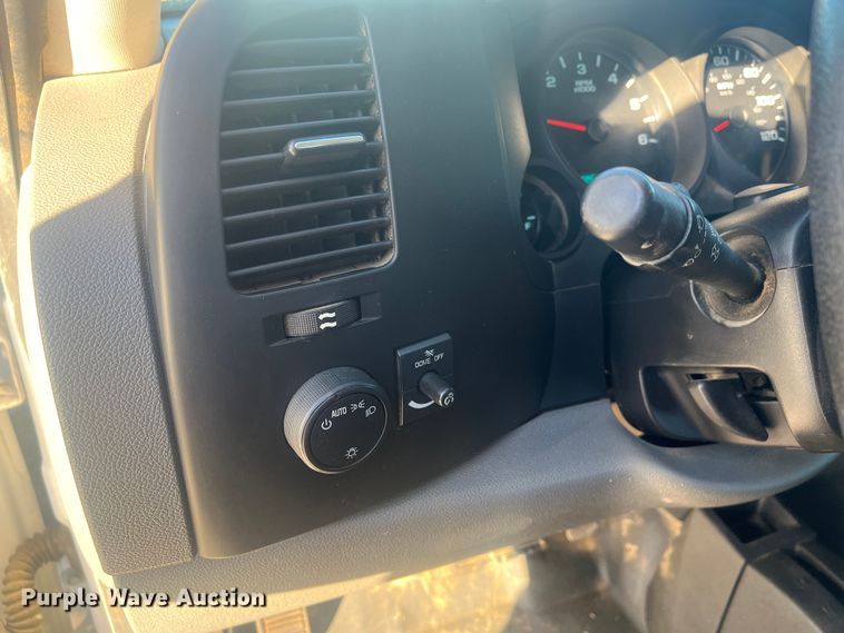 image for item DR7380 2013 Chevrolet Silverado 1500  Ext. Cab pickup truck