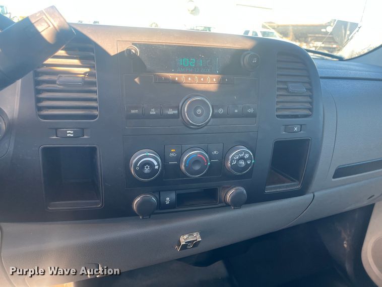 image for item DR7380 2013 Chevrolet Silverado 1500  Ext. Cab pickup truck